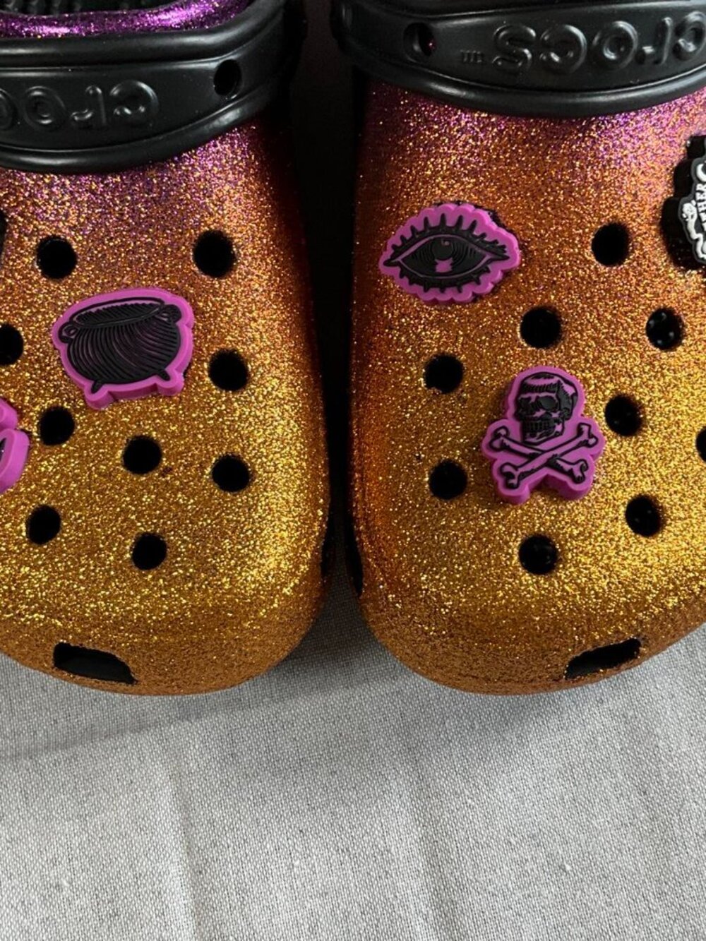 Unisex Crocs Hocus Pocus Special Edition Classic Clogs Comfort Shoes (M5 W7) - Picture 5 of 9